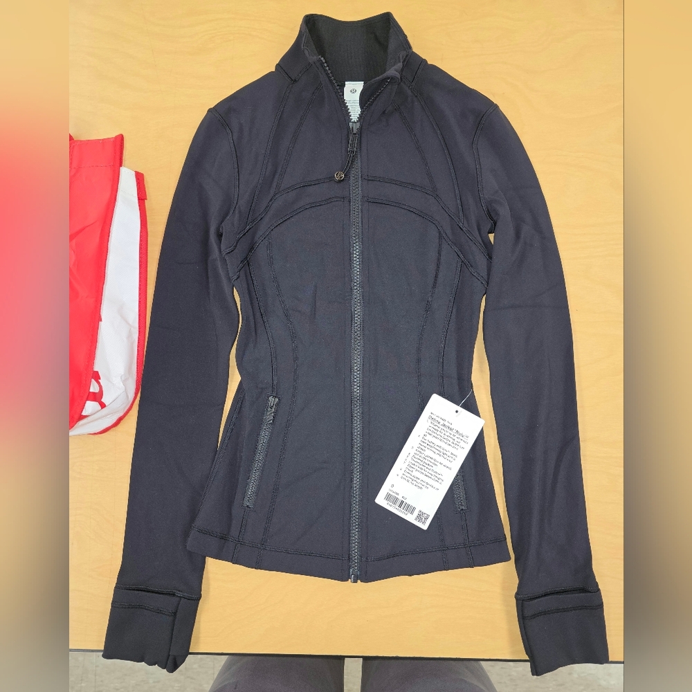 Brand New with Tags - Lululemon Define Jacket Nulu. Size 0